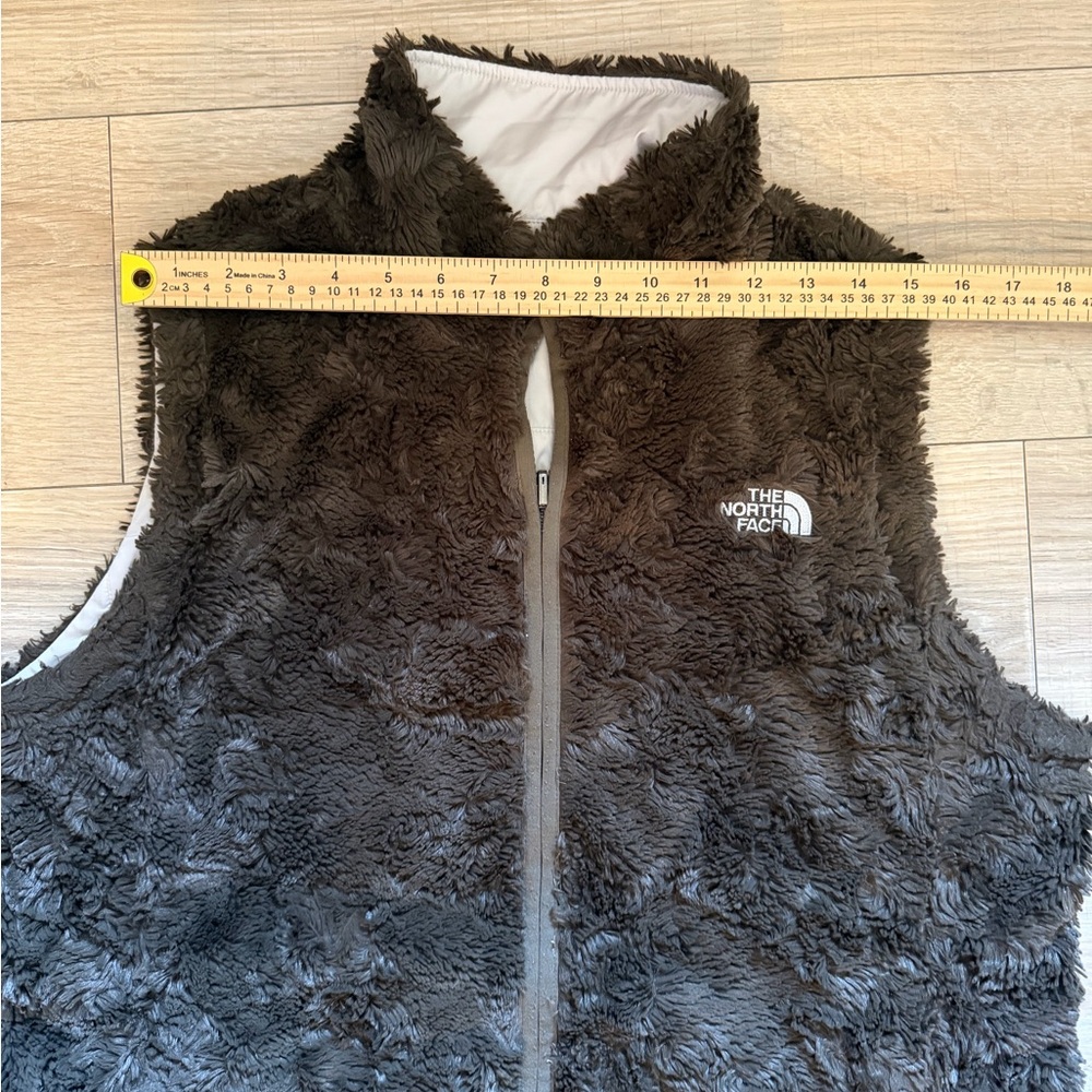 The North Face Women's Green Fleece Vest - Picture 8 of 8